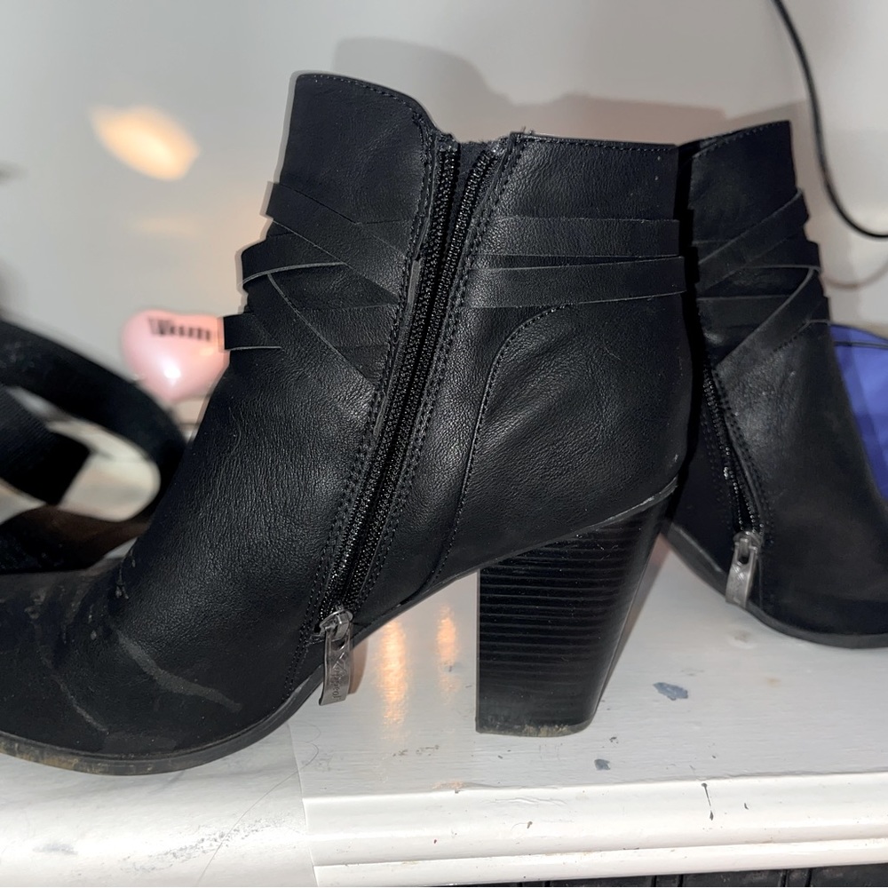 High heel boots size 10